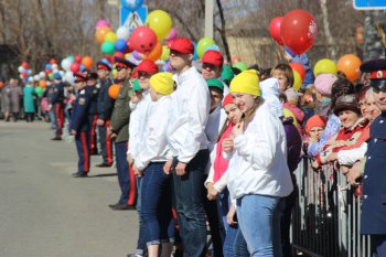 Первомайская демонстрация трудящихся Орджоникидзевского района